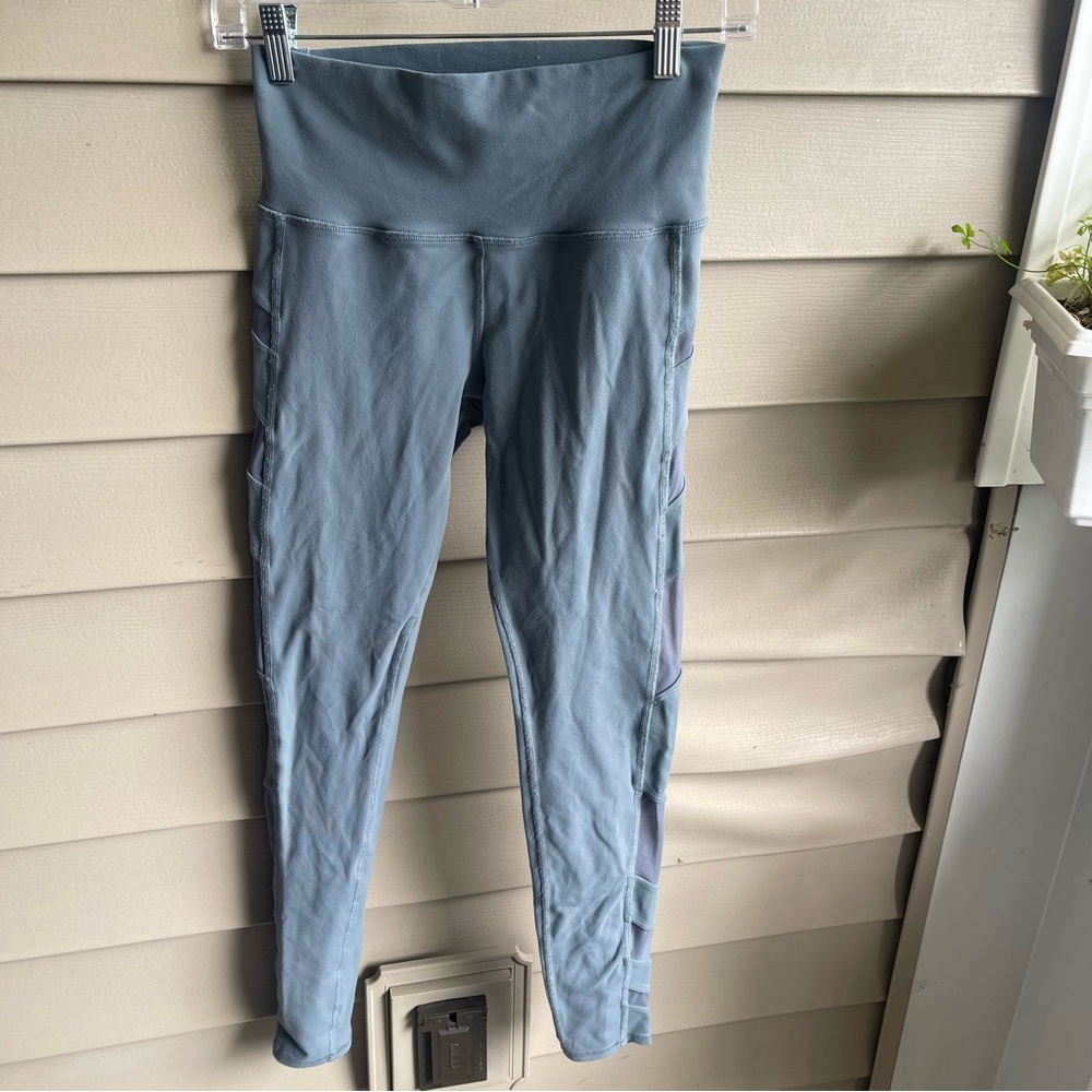 Alo Yoga Women’s Leggings Size Small Mesh Blue Inseam 28” Logo‎ Athletic Workout